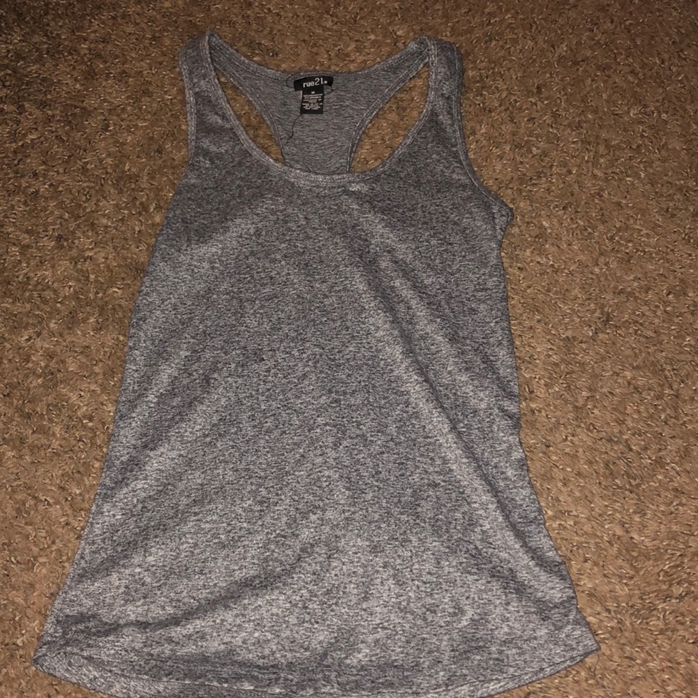 Rue 21 tank